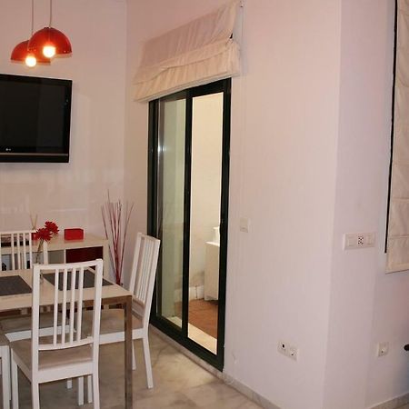 Apartamentos Rg Triana, Calle Castilla Con Patio セビリア エクステリア 写真