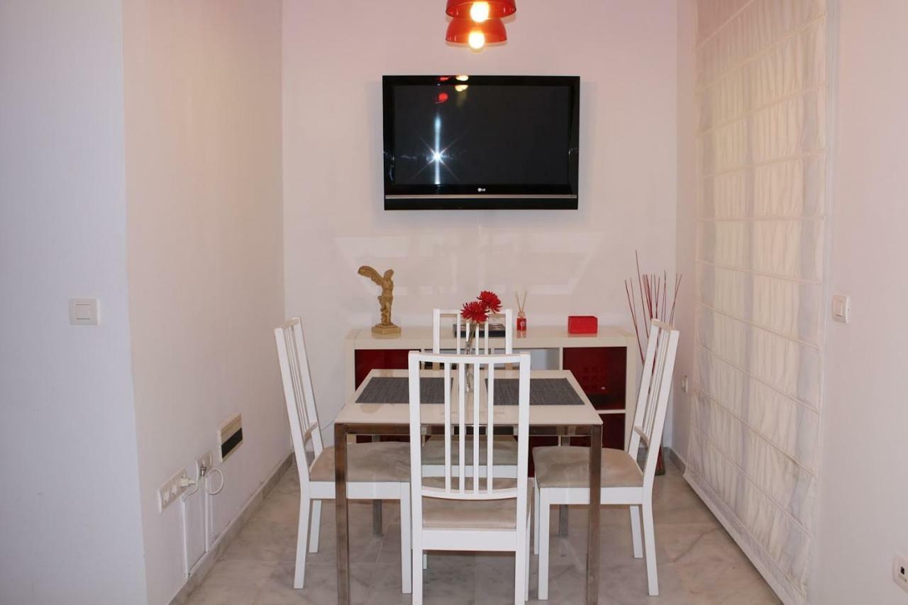 Apartamentos Rg Triana, Calle Castilla Con Patio セビリア エクステリア 写真