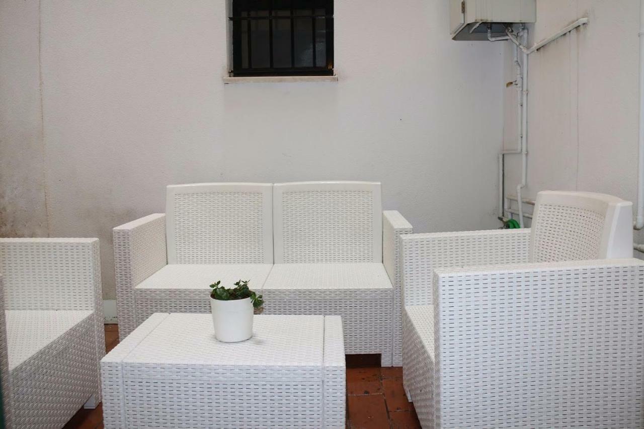 Apartamentos Rg Triana, Calle Castilla Con Patio セビリア エクステリア 写真