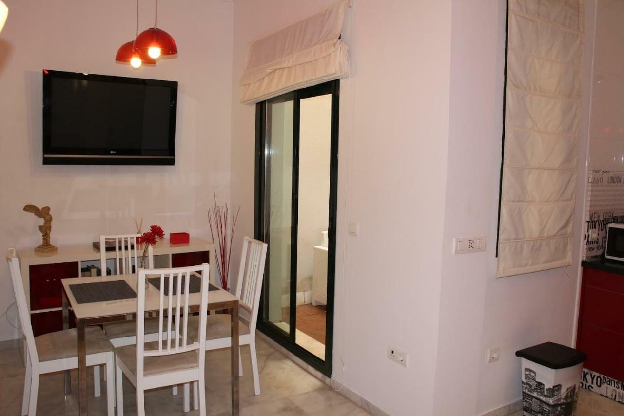 Apartamentos Rg Triana, Calle Castilla Con Patio セビリア エクステリア 写真