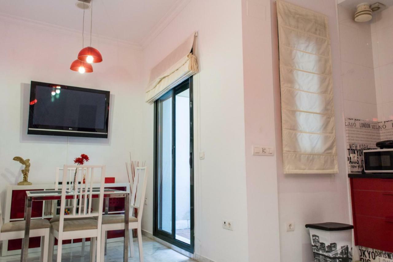 Apartamentos Rg Triana, Calle Castilla Con Patio セビリア エクステリア 写真